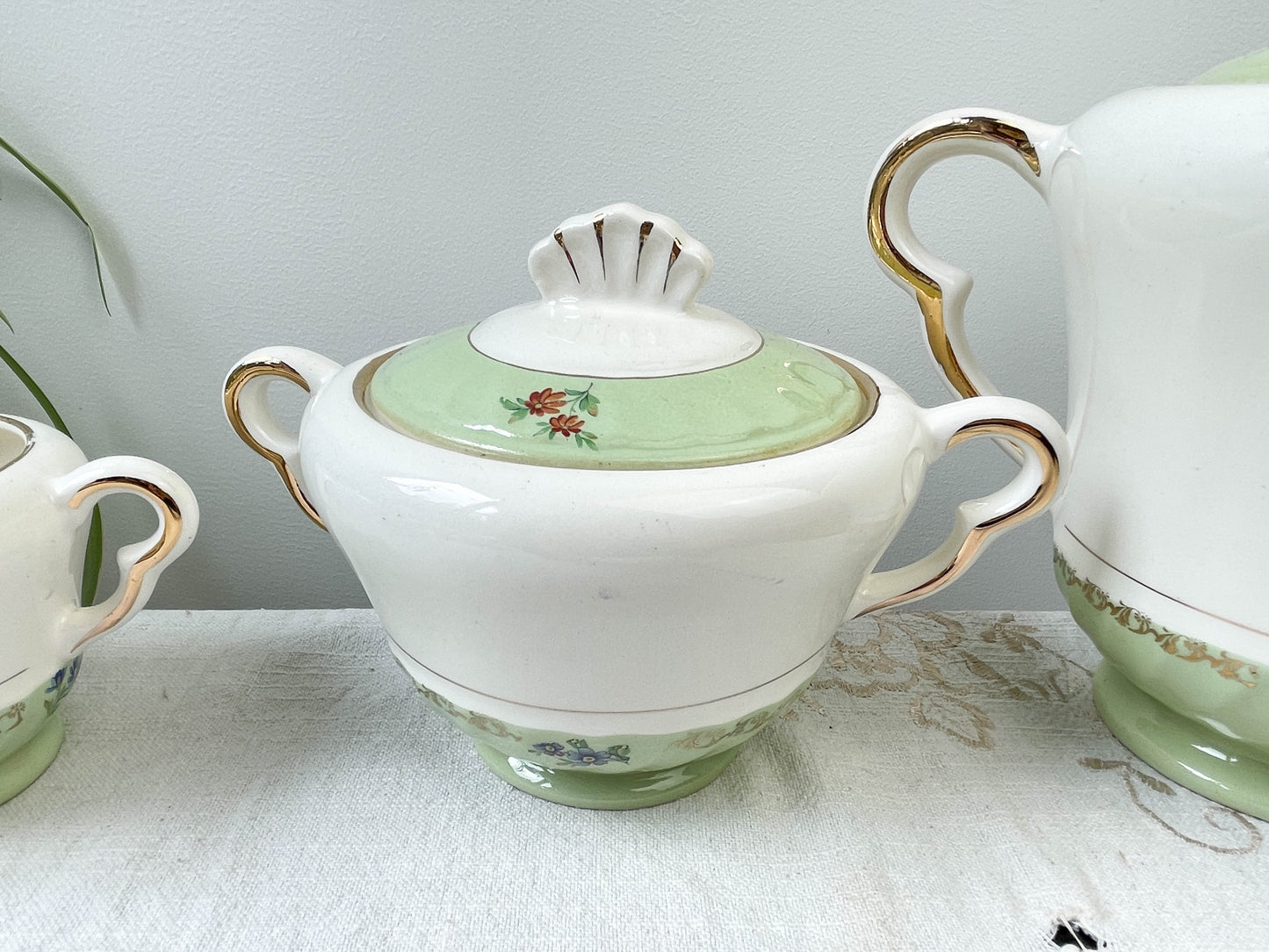 Service à thé/café vintage en porcelaine blanche verte dorée SALINS made in France