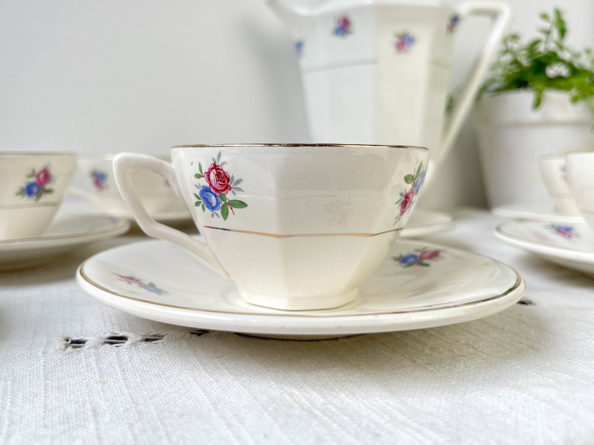 Service à thé vintage en porcelaine fleurie DIGOIN SARREGUEMINES