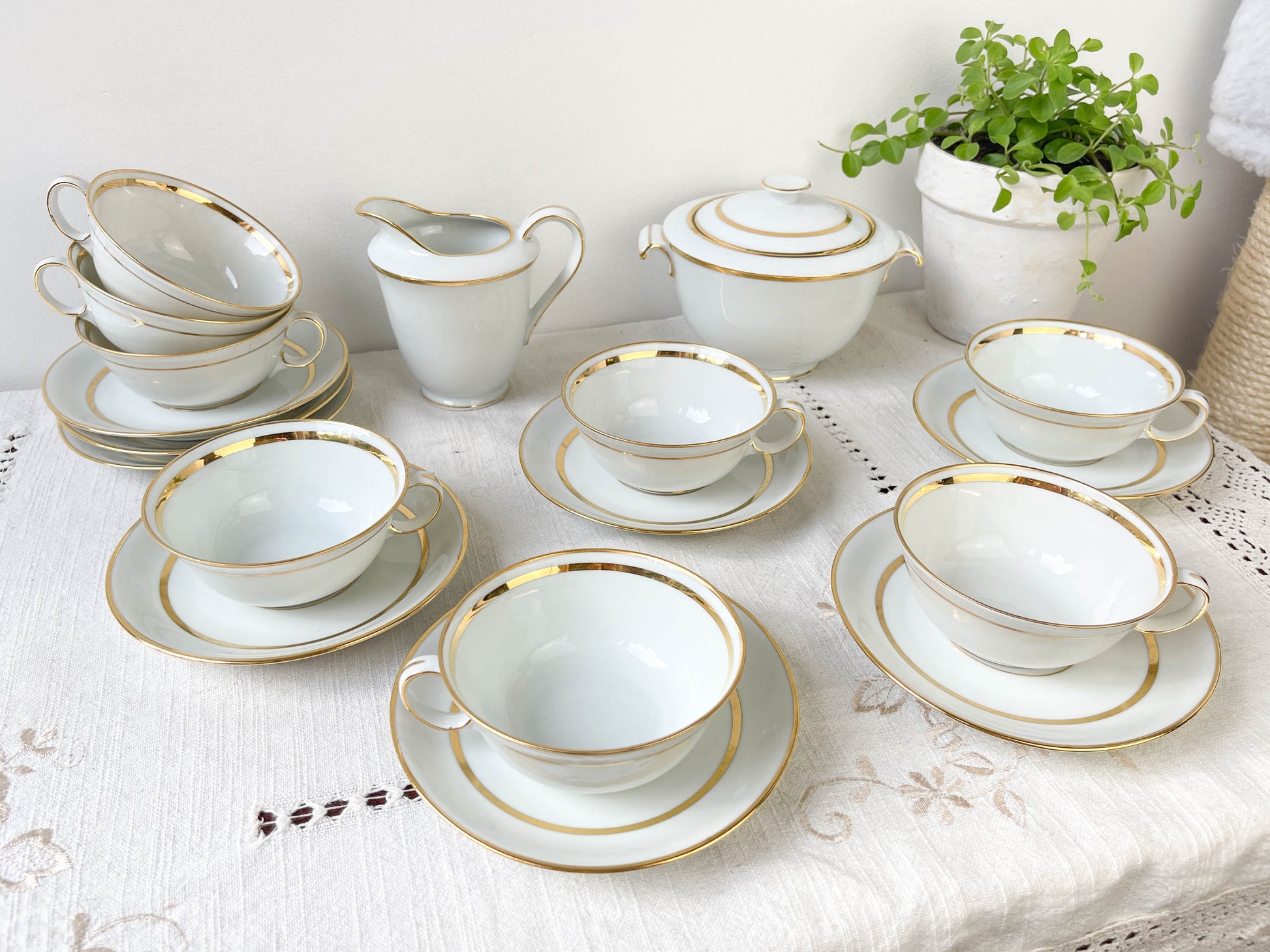 Service à thé/café vintage en porcelaine Bernardaud & Cie Limoges France blanche doré