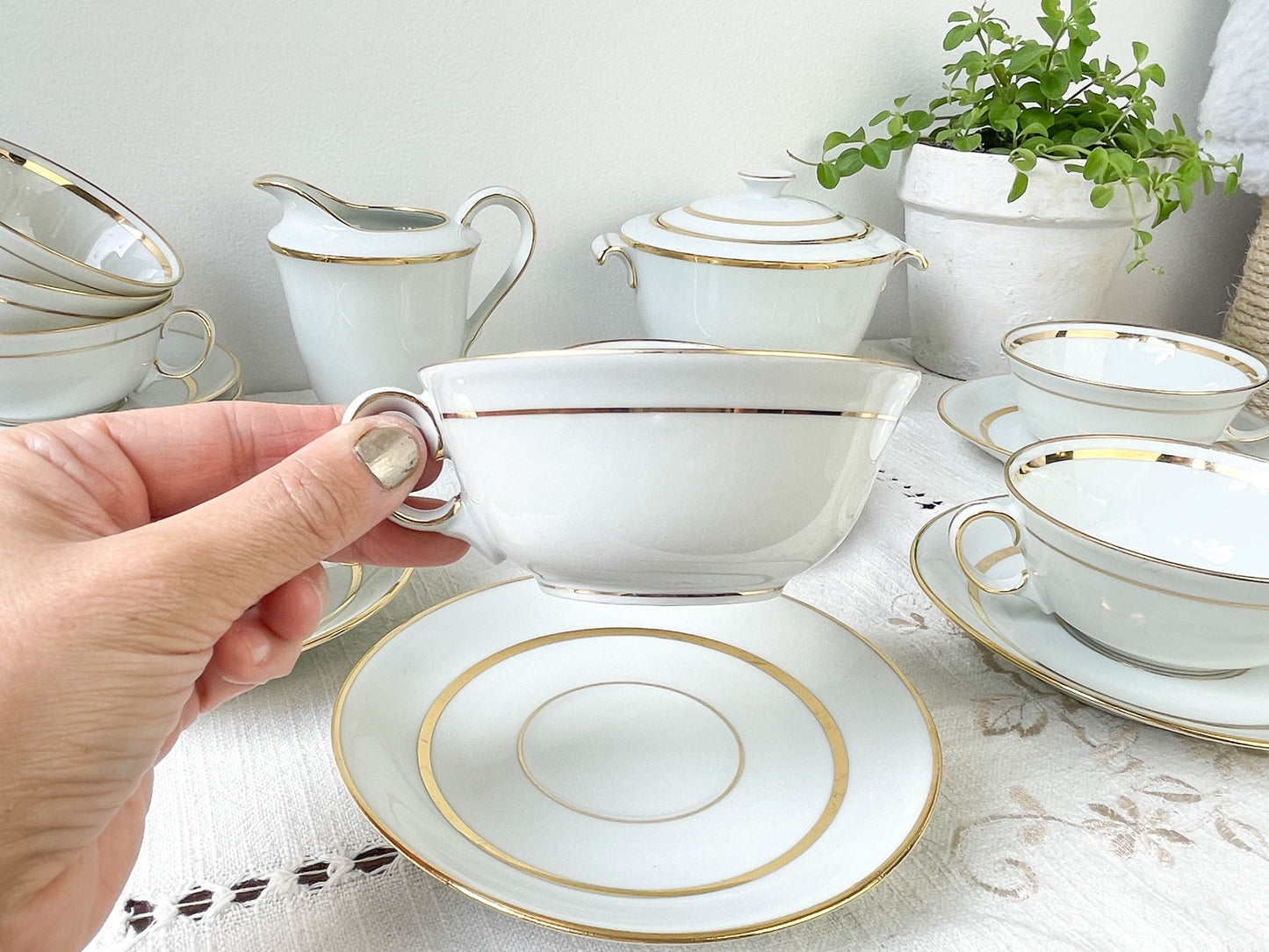 Service à thé/café vintage en porcelaine Bernardaud & Cie Limoges France blanche doré