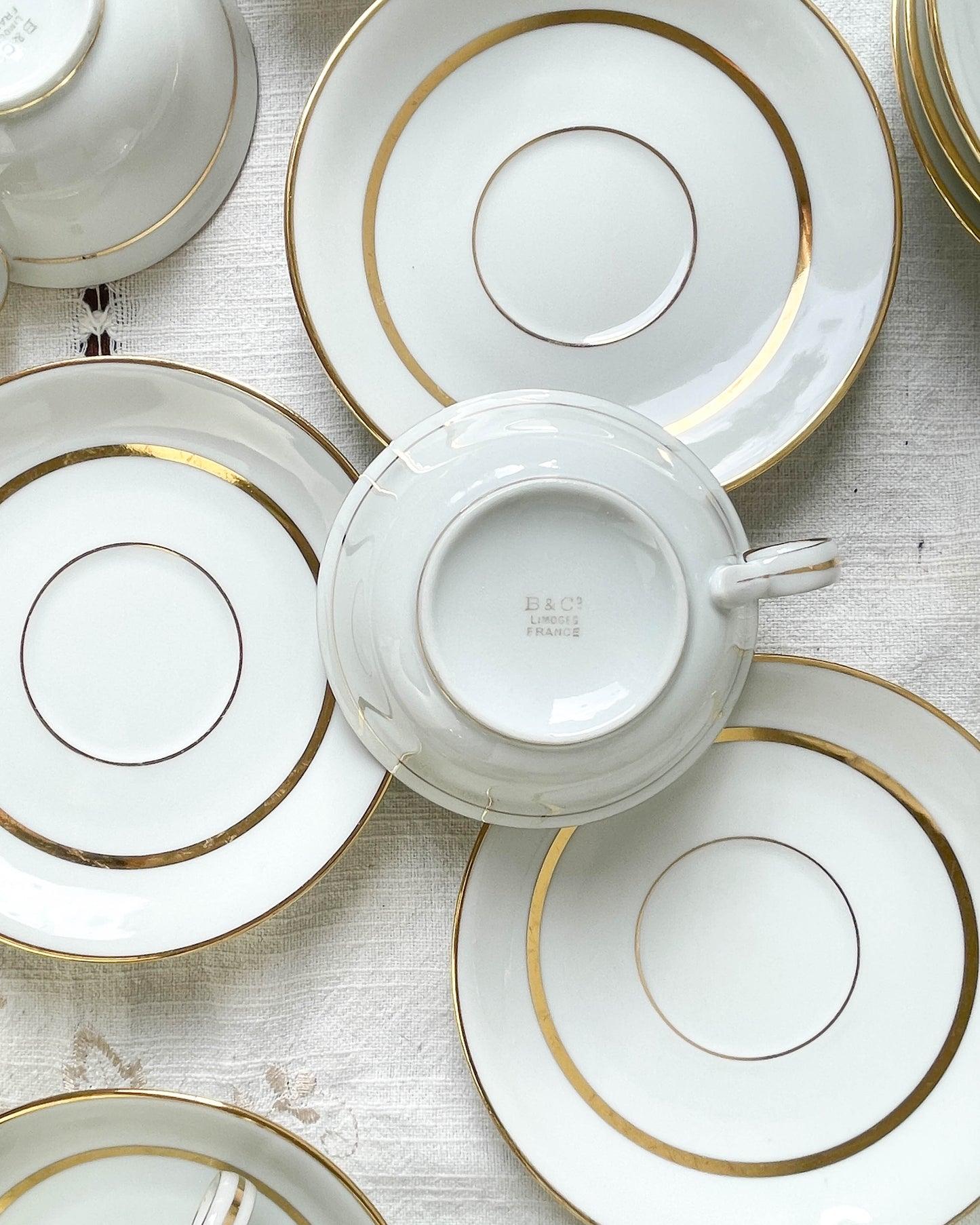 Service à thé/café vintage en porcelaine Bernardaud & Cie Limoges France blanche doré