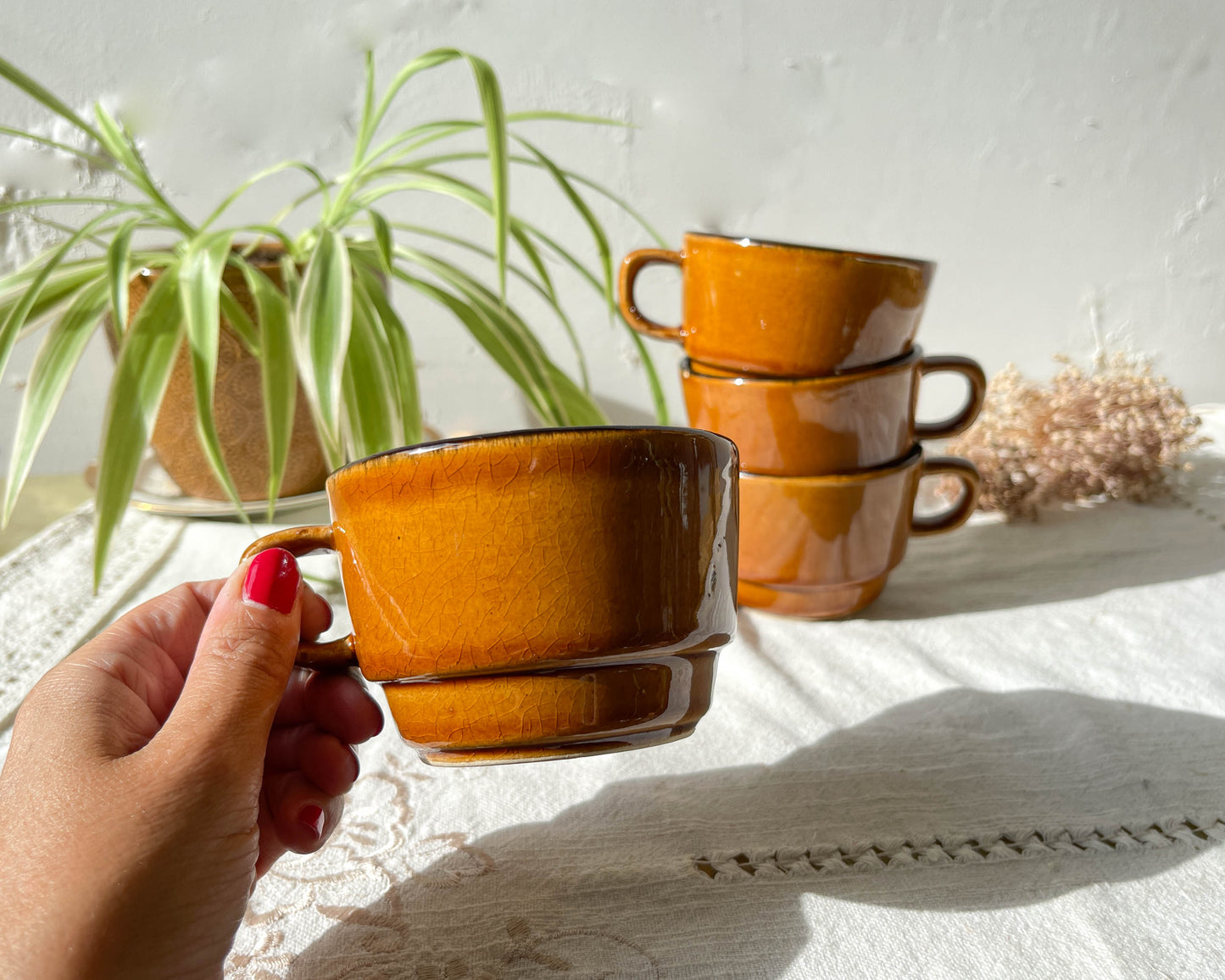4 Tasses à café/thé vintage en faïence caramel noir