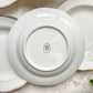 Ensemble de 6 assiettes creuses vintage en porcelaine blanche avec décor doré géométrique SPF, vaisselle ancienne élégante pour table rétro ou collection.
