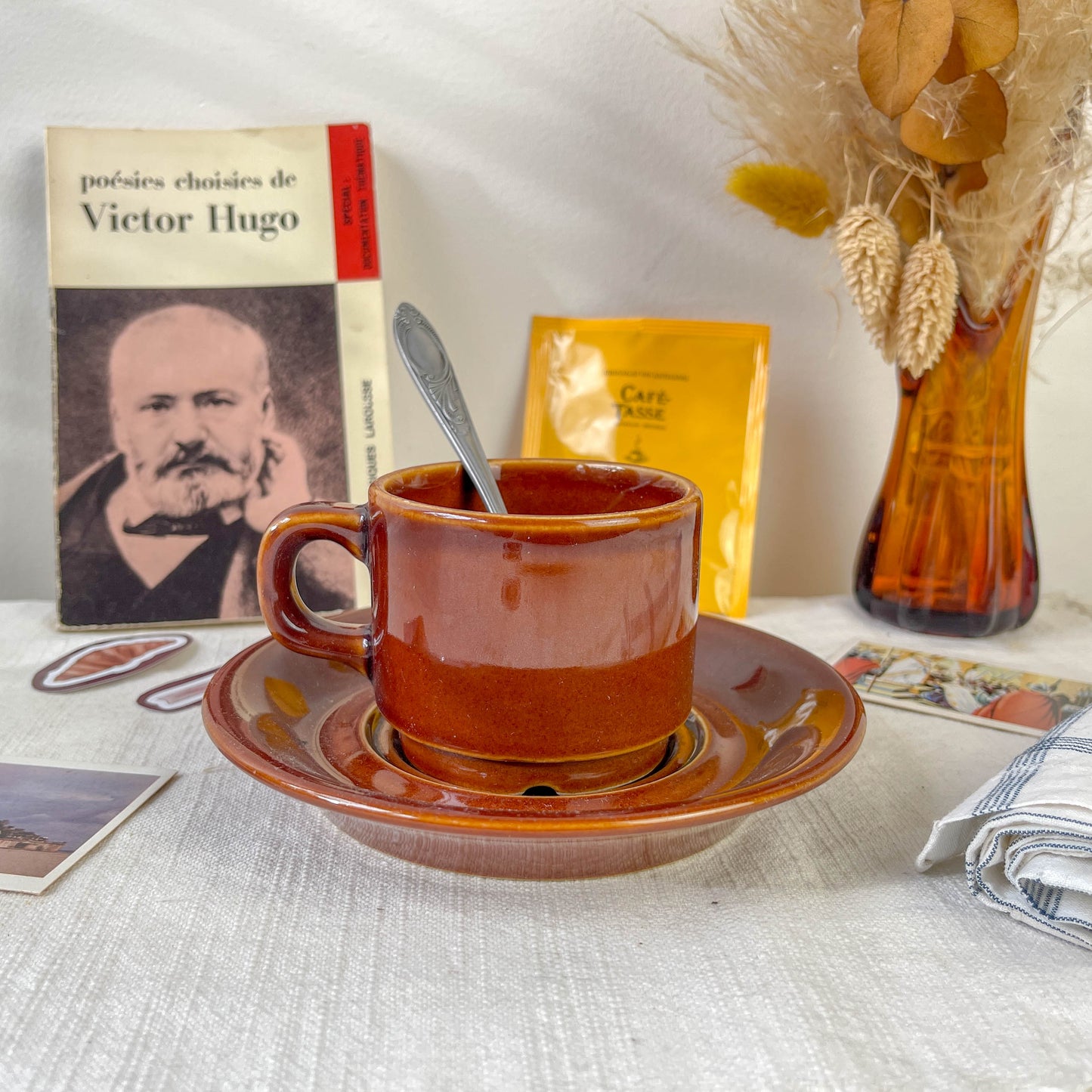Box Mystère Vintage – Chocolat Chaud Bistrot Parisien| Tasse et cuillère Ancienne