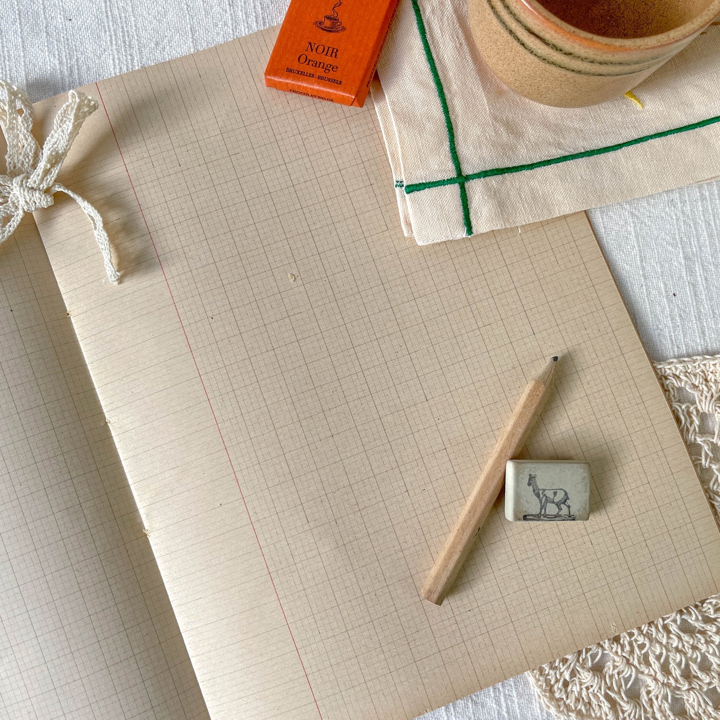 Box Mystère Vintage Ecole Buissonnière | Cahier brouillon vintage, gomme crayon