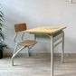 Bureau d’écolier vintage 1960 – Pupitre ancien en bois et métal vert d’eau – Mobilier scolaire rétro – Bureau enfant vintage