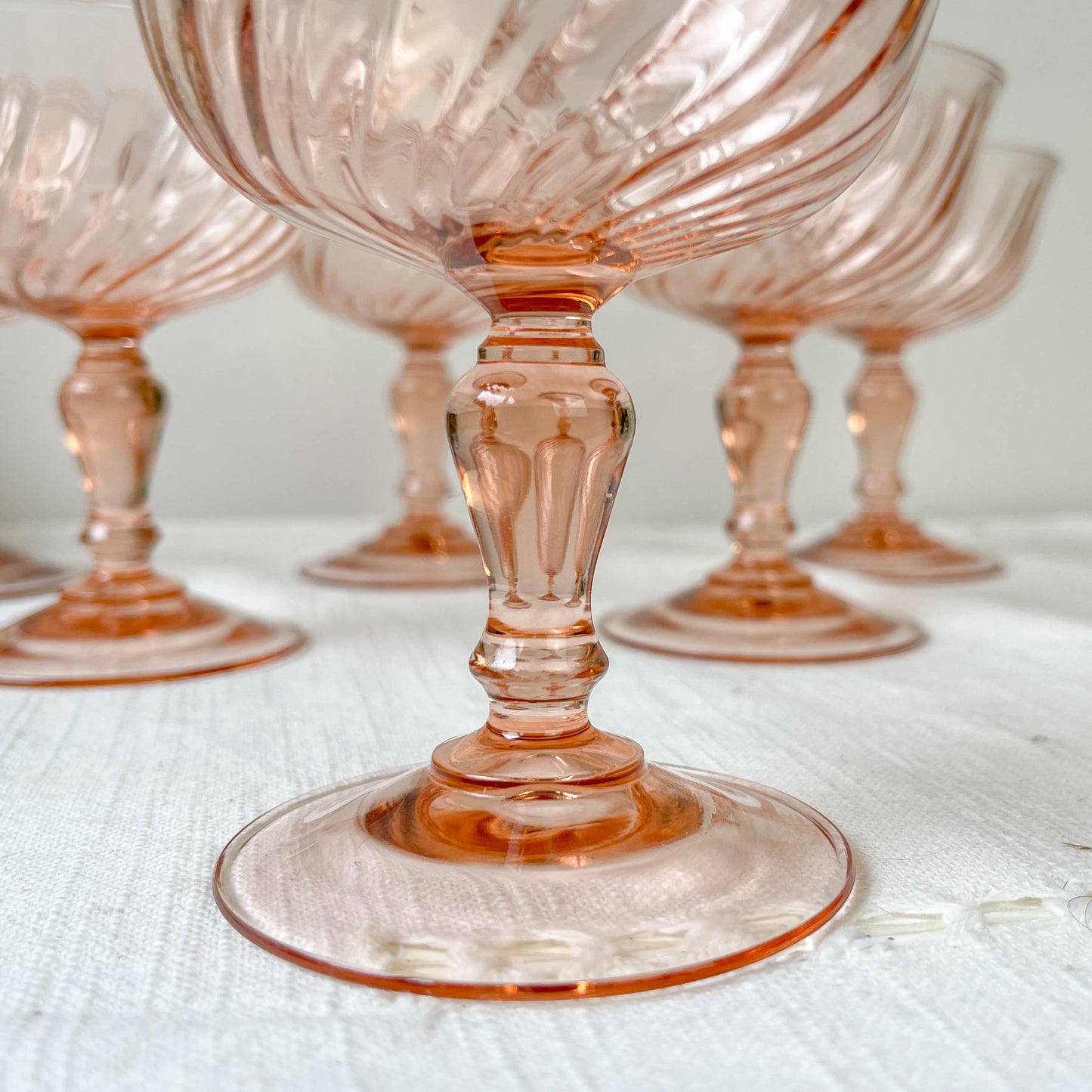 6 Coupes Vintage Verre Rose “ROSALINE” Arcoroc Luminarc – Verre Dépression Français – Vaisselle Ancienne Made in France