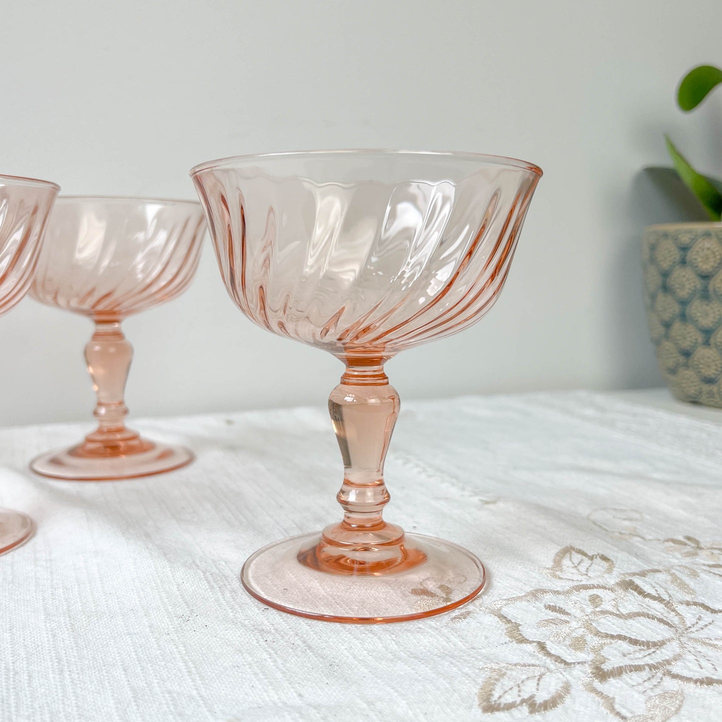 6 Coupes Vintage Verre Rose “ROSALINE” Arcoroc Luminarc – Verre Dépression Français – Vaisselle Ancienne Made in France