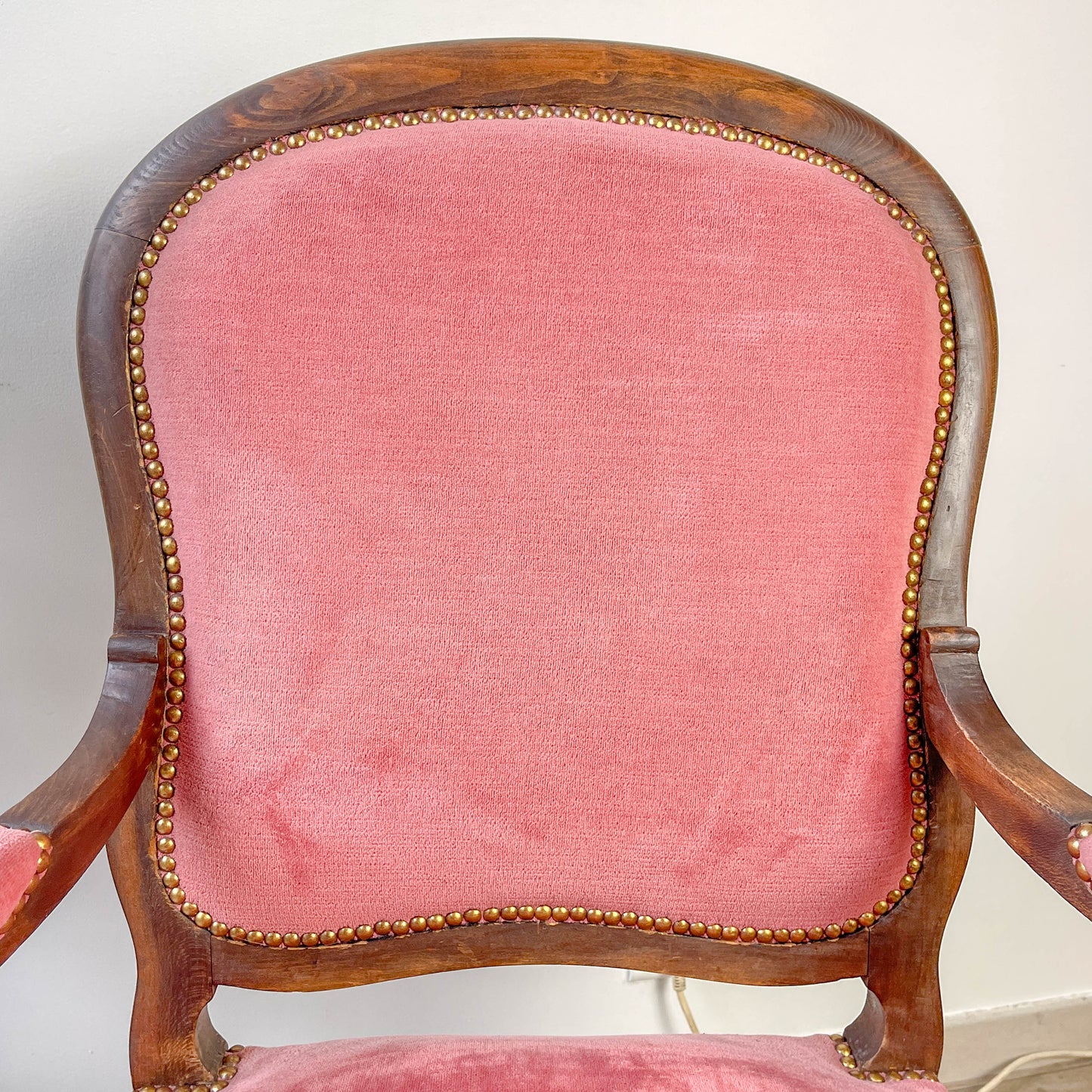 Fauteuil Louis Philippe velours rose