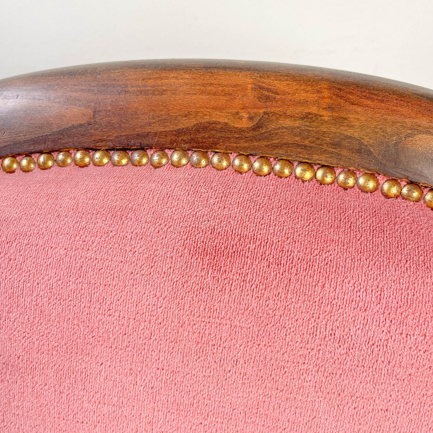 Fauteuil Louis Philippe velours rose