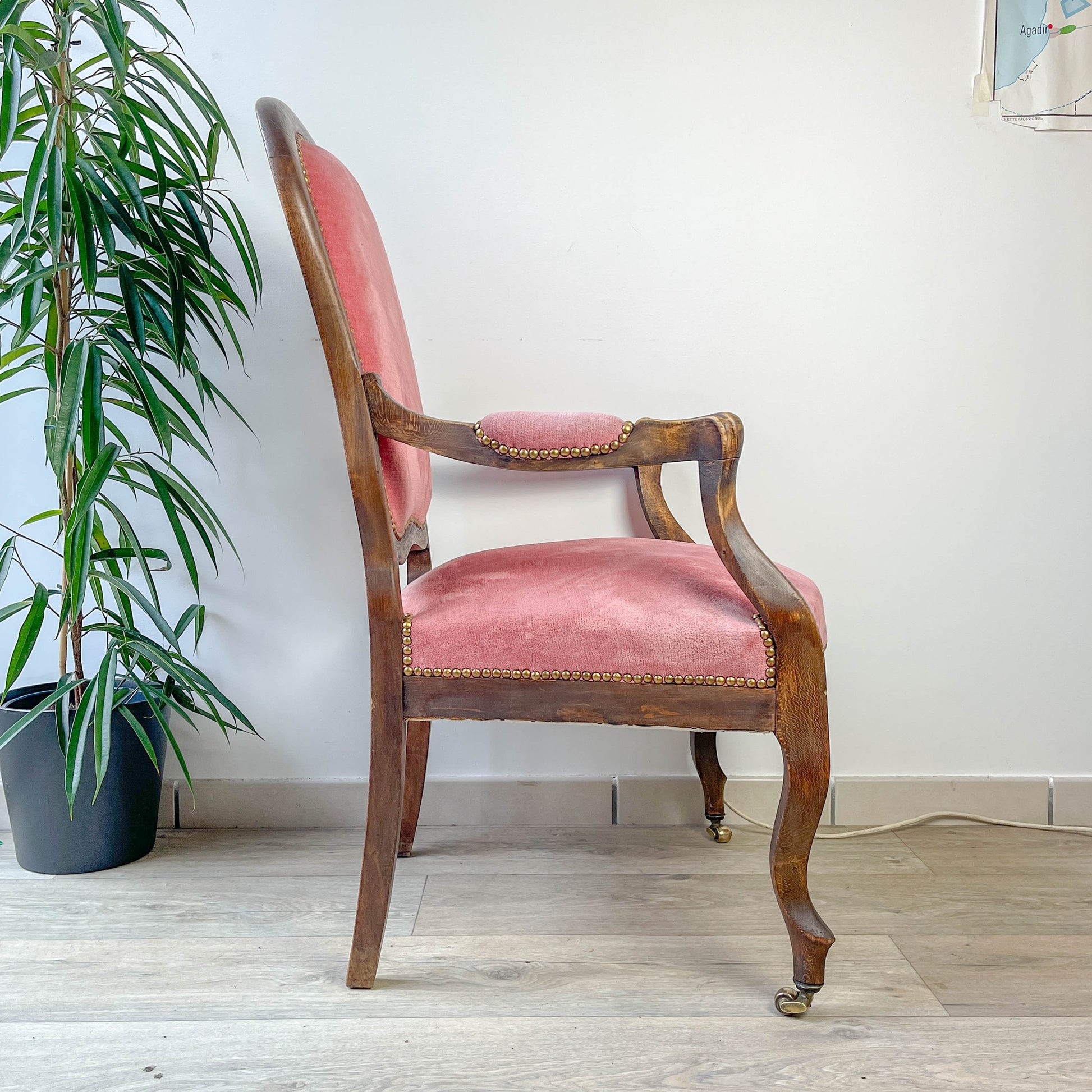 Fauteuil Louis Philippe velours rose