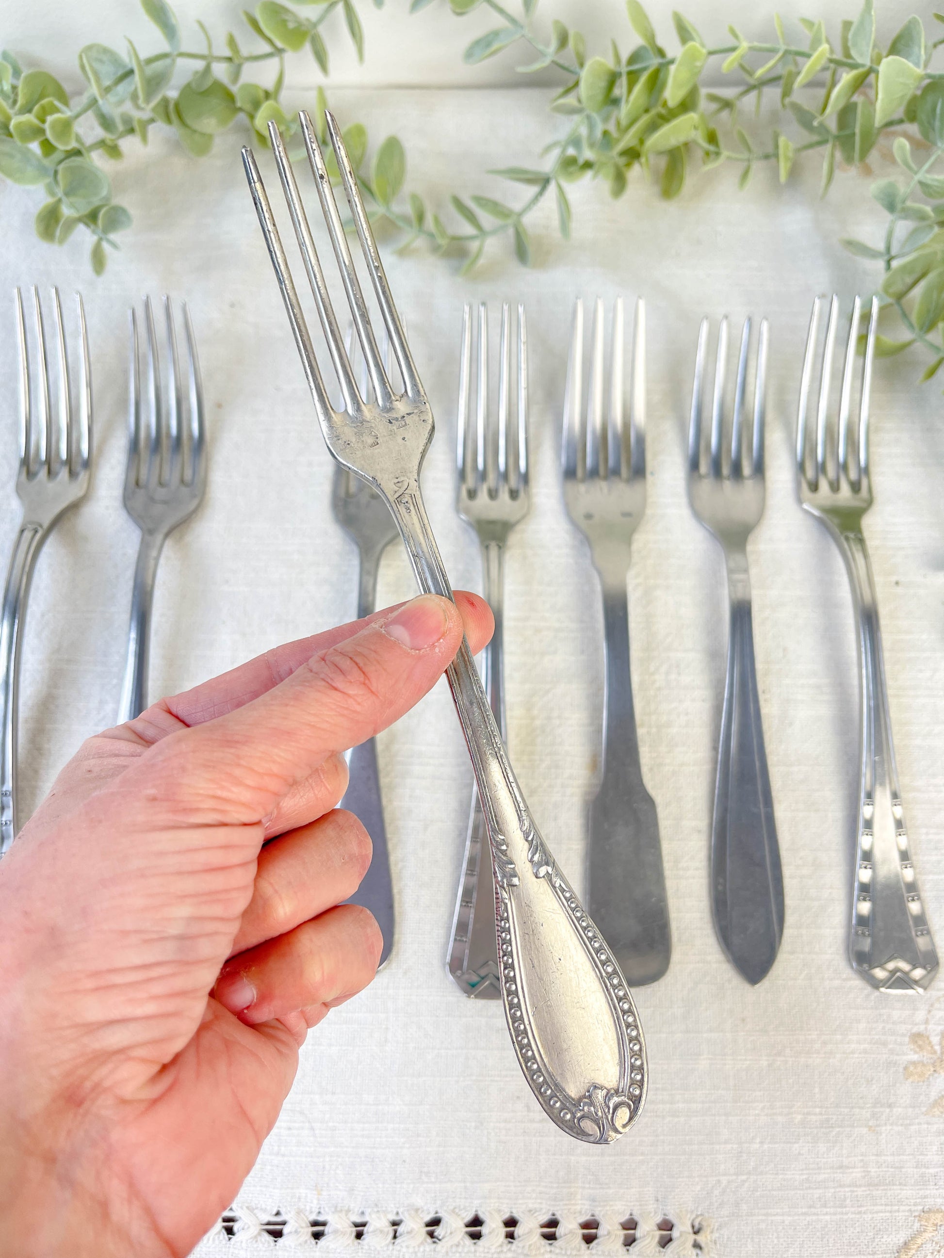 Ensemble de 8 Fourchettes Vintage Dépareillées – Charme Authentique et Rétro