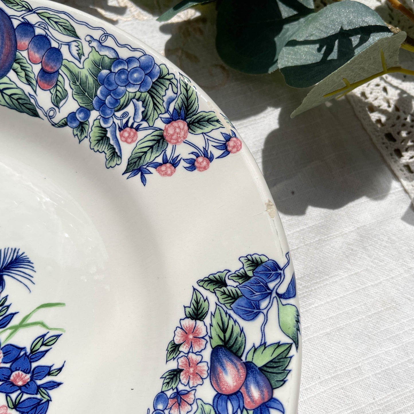 Grand plat ovale ancien en faïence italienne Stoviglierie – motif oiseaux et fleurs bleu, vert, rose