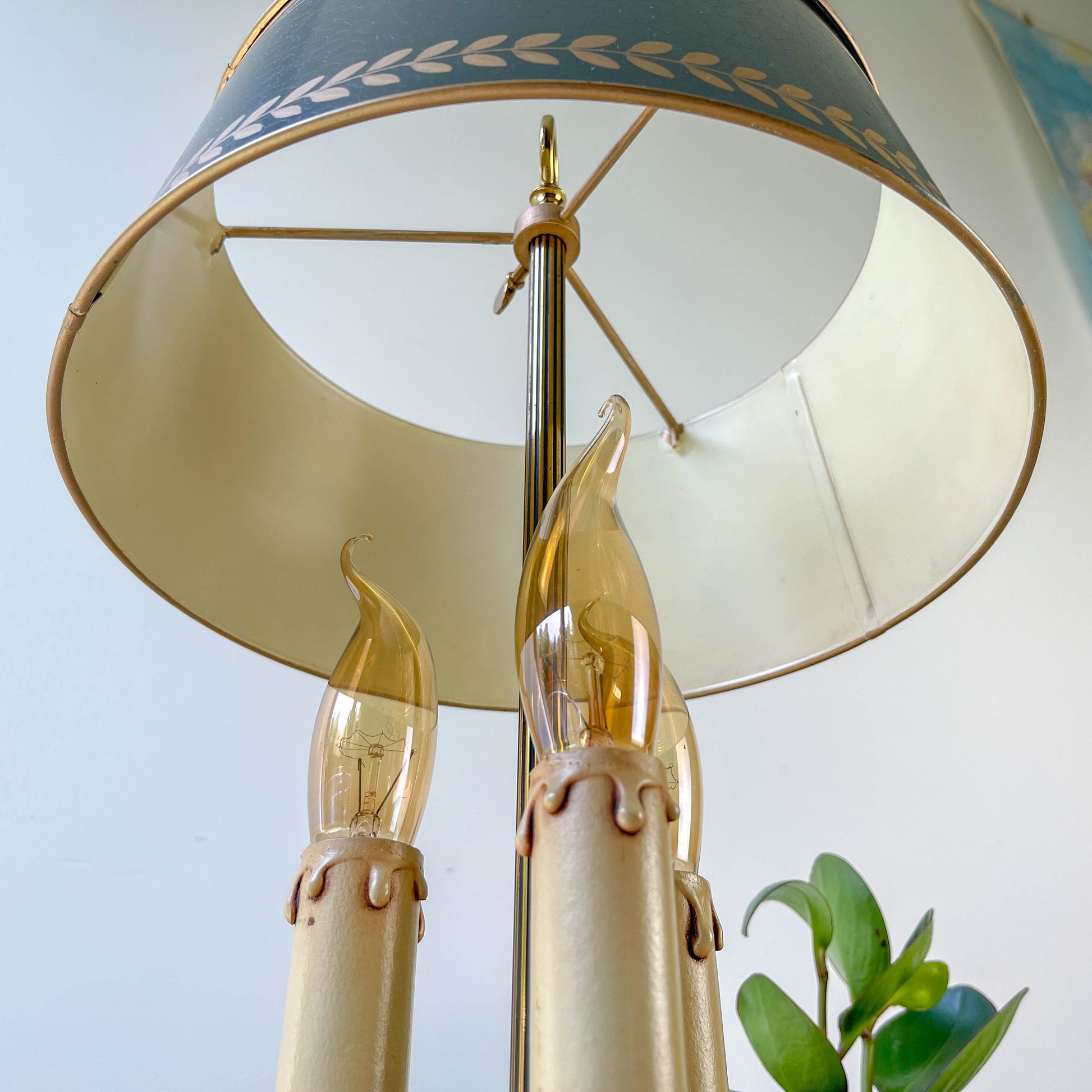 Lampe bouillotte vintage style Empire – bronze doré & abat-jour vert laurier – 3 bras bougie