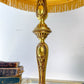 Lampe de style Louis XVI en bronze doré avec abat-jour jaune à franges – lampe ancienne élégante vintage