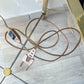 Lampe de style Louis XVI en bronze doré avec abat-jour jaune à franges – lampe ancienne élégante vintage