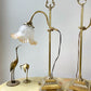 Paire de lampes de bureau Art Déco en laiton doré, col de cygne articulé avec tulipe en verre, années 1920-1930
