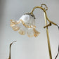 détails lampes de bureau anciennes, style Art Déco, col de cygne en laiton doré avec tulipe en verre, lampe articulée vintage