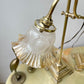détails lampes de bureau anciennes, style Art Déco, col de cygne en laiton doré avec tulipe en verre, lampe articulée vintage