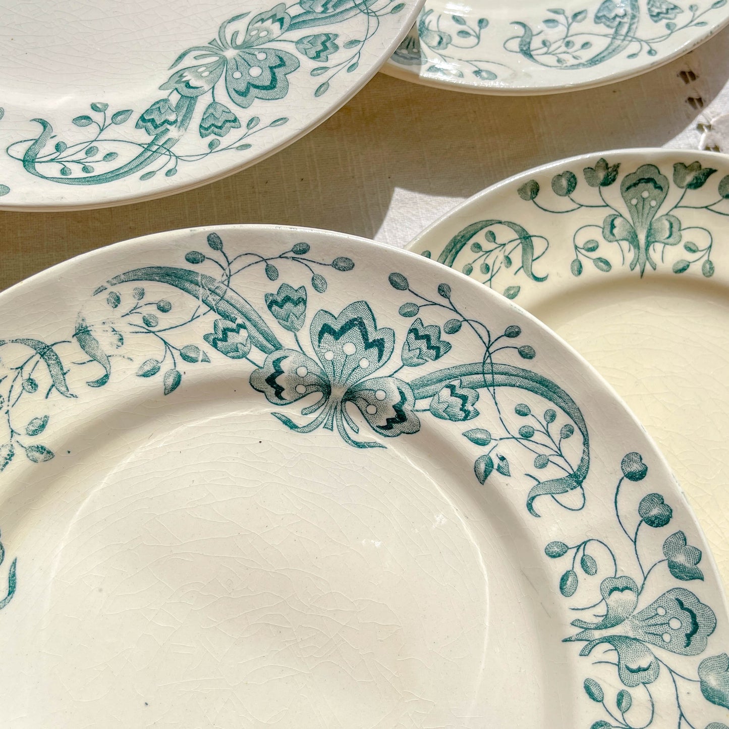 Lot de 6 Petites Assiettes Anciennes Terre de Fer "Figuig" – Longchamp XIXe 