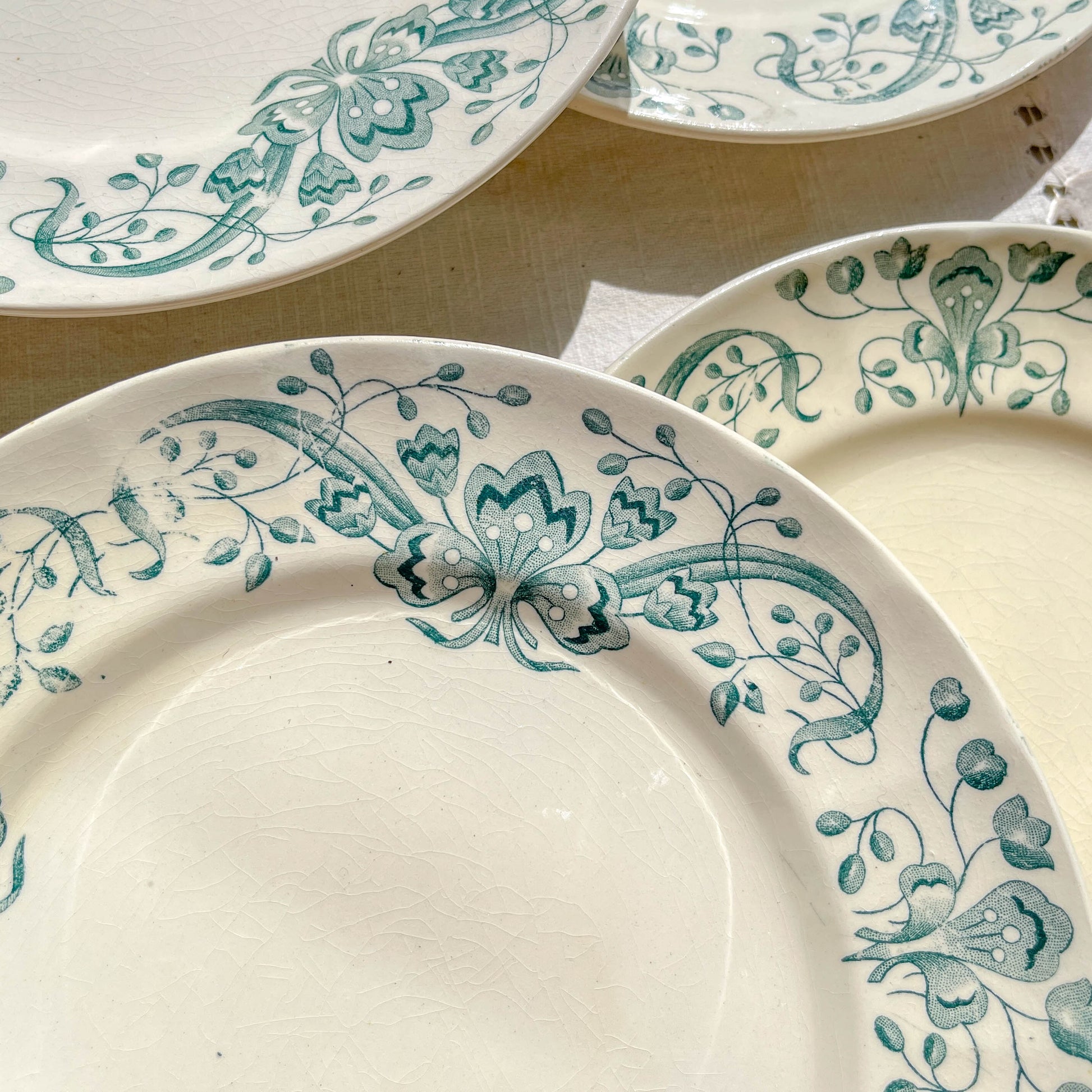 Lot de 6 Petites Assiettes Anciennes Terre de Fer "Figuig" – Longchamp XIXe 