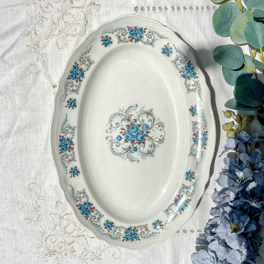 Plat oval Moulin des loups orchis sévigné motif fleuri bleu gris