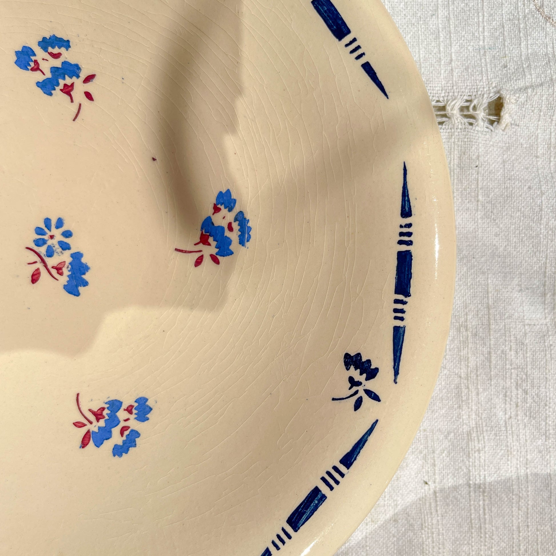 Petit plat creux porcelaine vintage K&g Luneville "Flore" 1950s petites fleures bleues