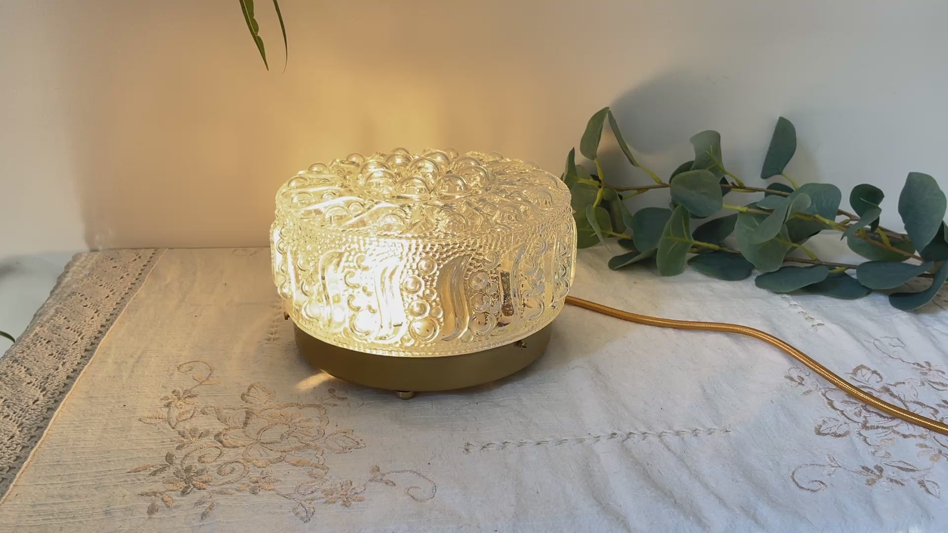 Lampe à poser vintage en verre bullé