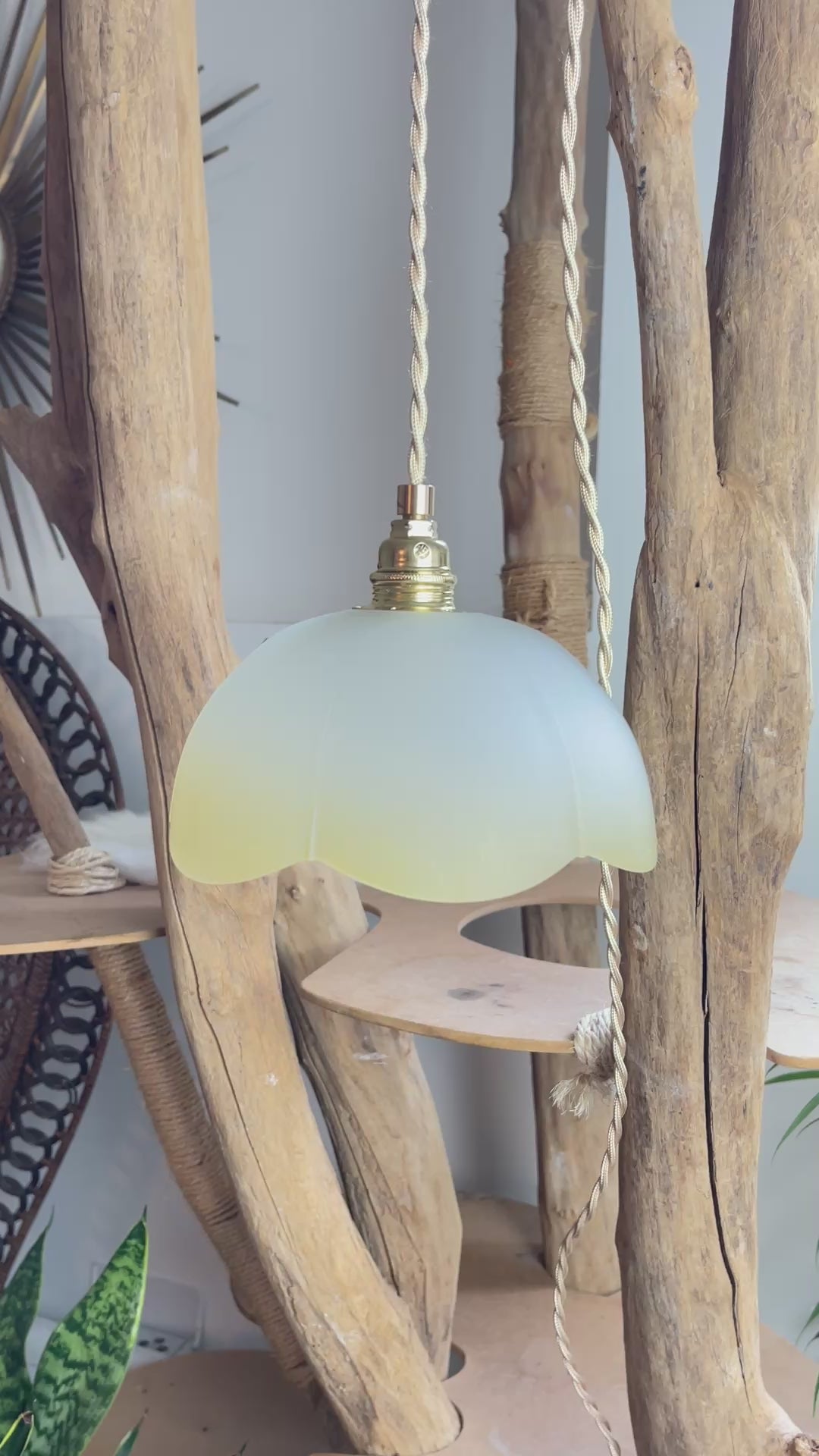 Suspension baladeuse abat-jour en verre dépoli vintage ambré – Lumière douce – Personnalisable