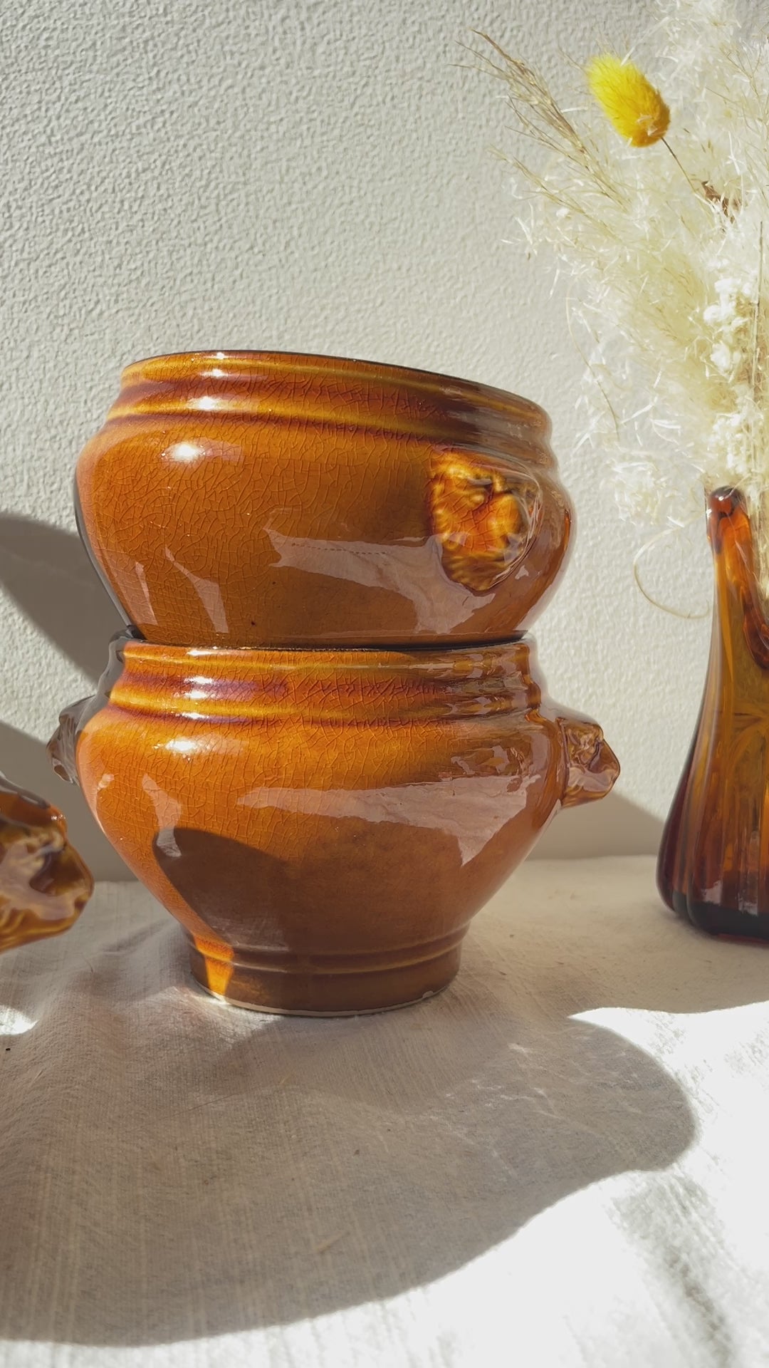 6 bols à soupe à l’oignon tête de lion en céramique vintage, style Émile Henry, coloris miel et noir, fabrication française – élégance et tradition de la vaisselle ancienne.
