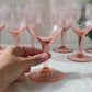 7 verres à eau vintage en verre rose à facettes – Années 1950 – Élégance française