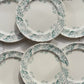 Lot de 6 assiettes plates anciennes en Terre de Fer, modèle 'Lilas' de la manufacture Longchamp – faïence blanche à décor floral bleu, France, fin XIXe siècle