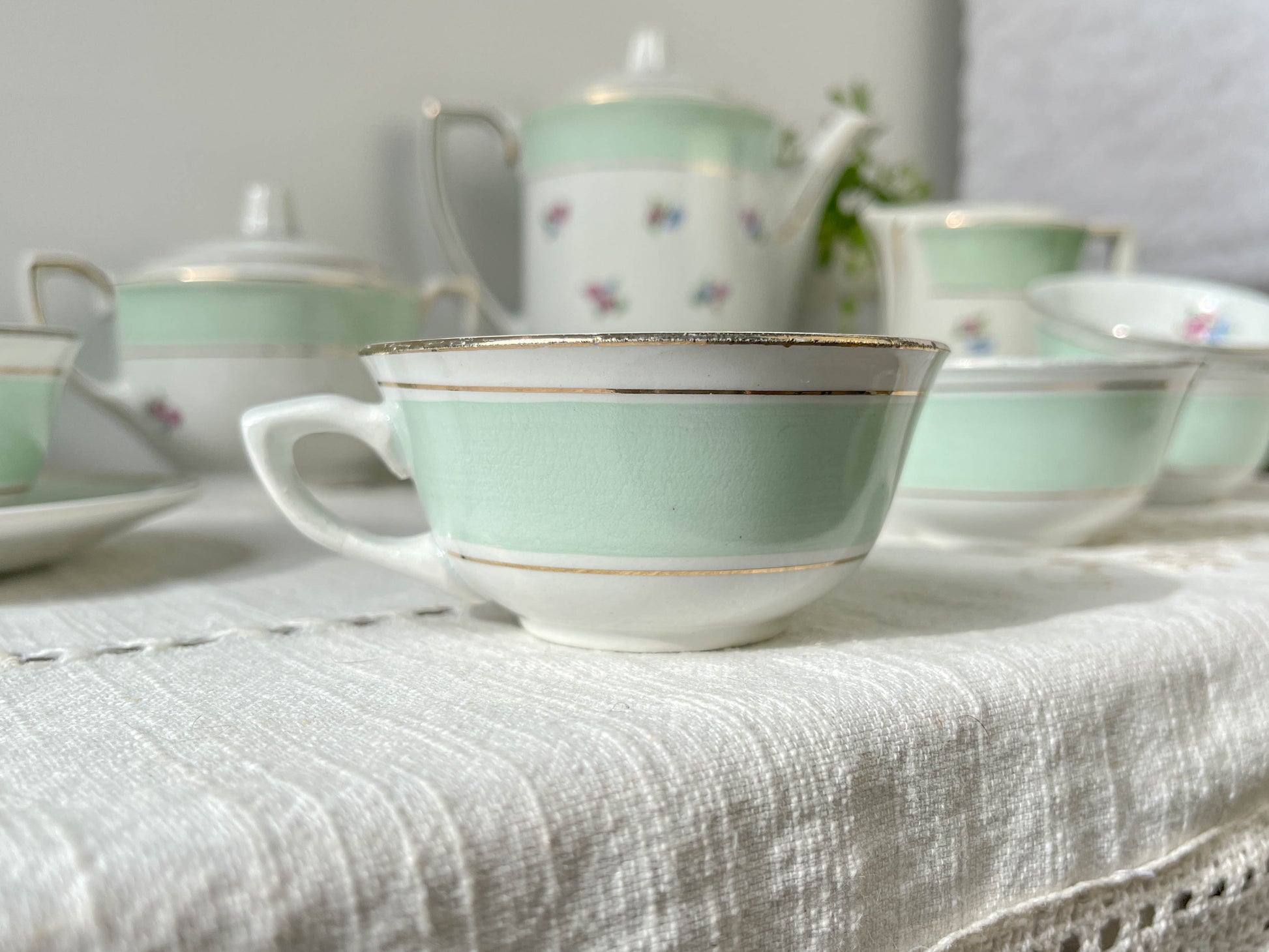Service à thé/café vintage en porcelaine blanche verte fleurie SALINS made in France 
