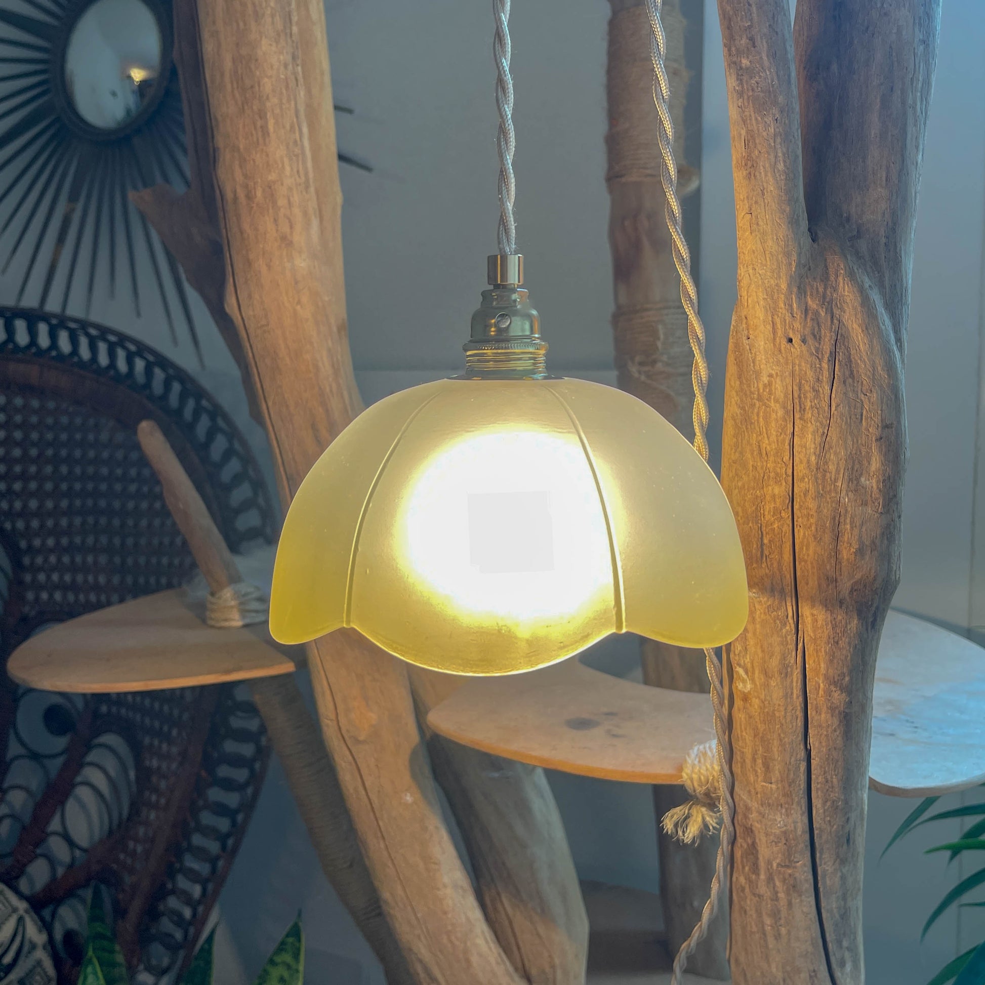 Suspension baladeuse abat-jour en verre dépoli vintage ambré – Lumière douce – Personnalisable