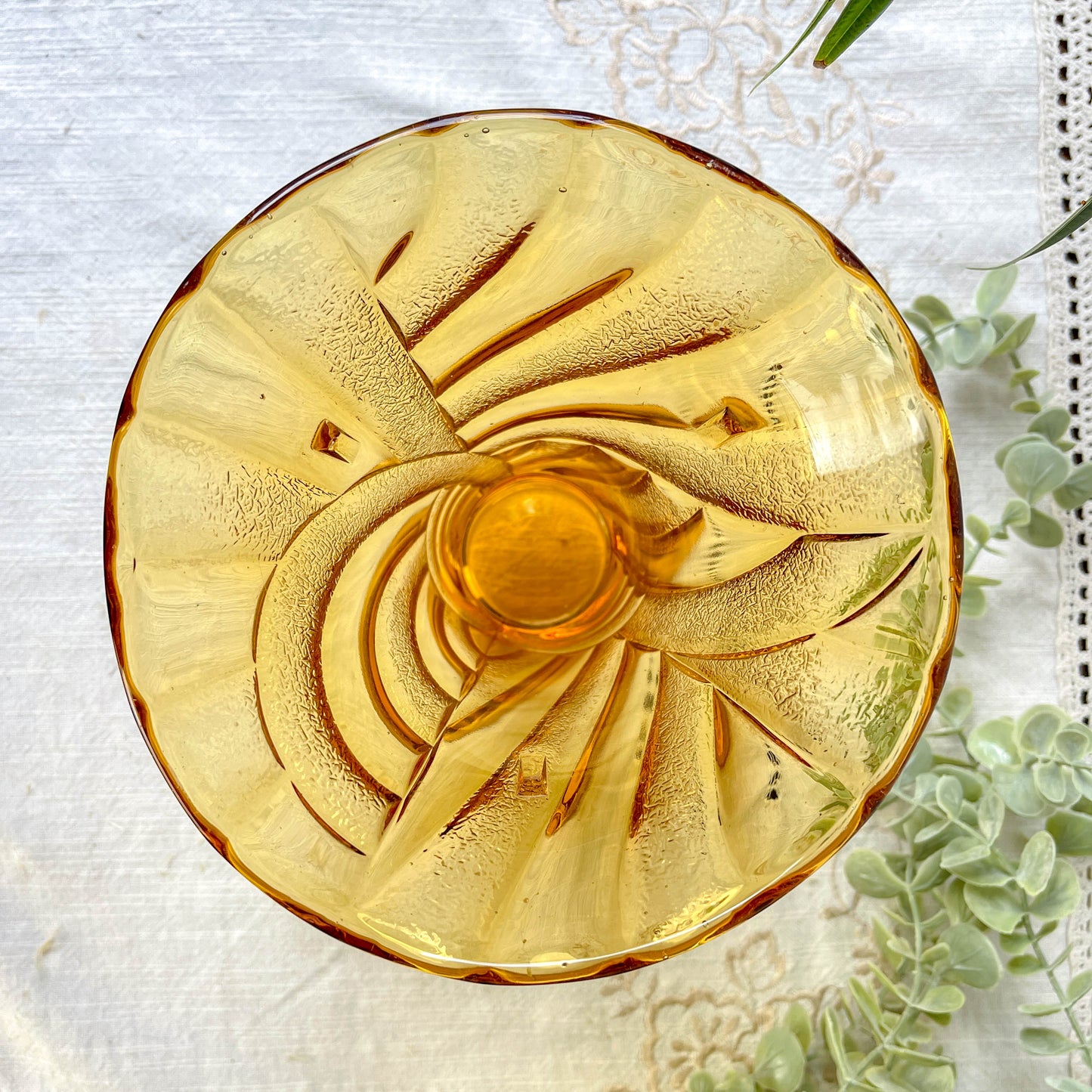 Vase vintage en verre ambre