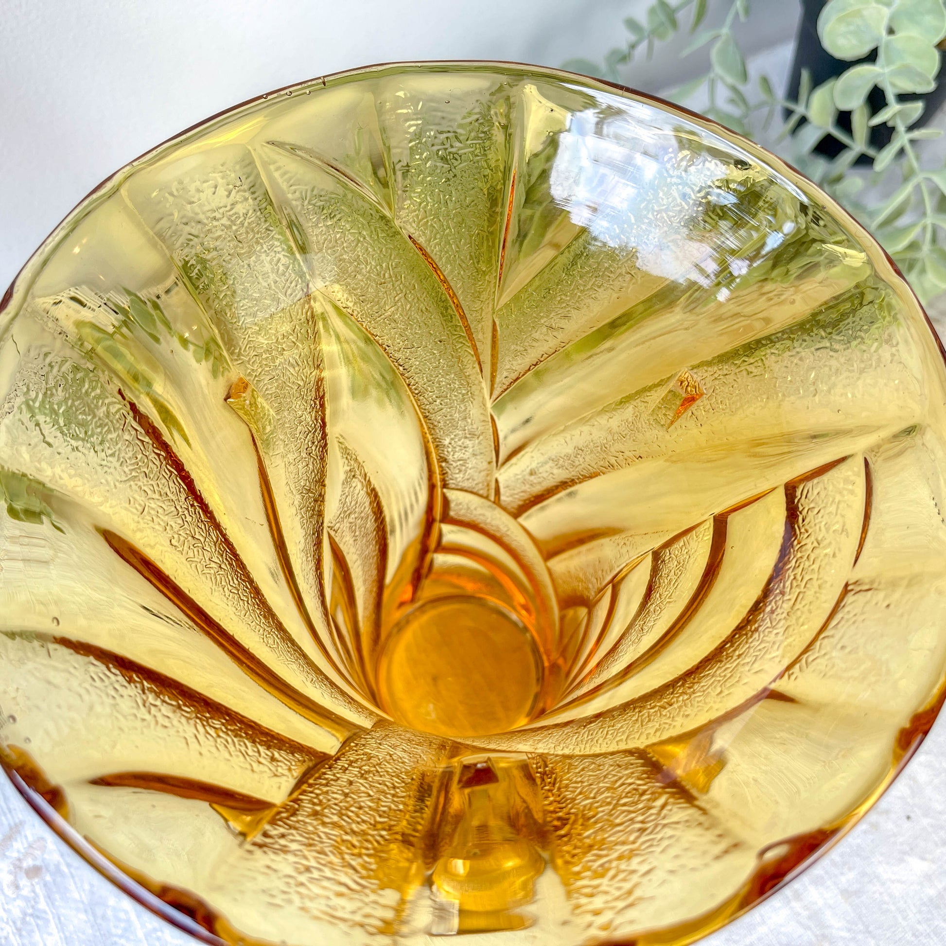 Vase vintage en verre ambre