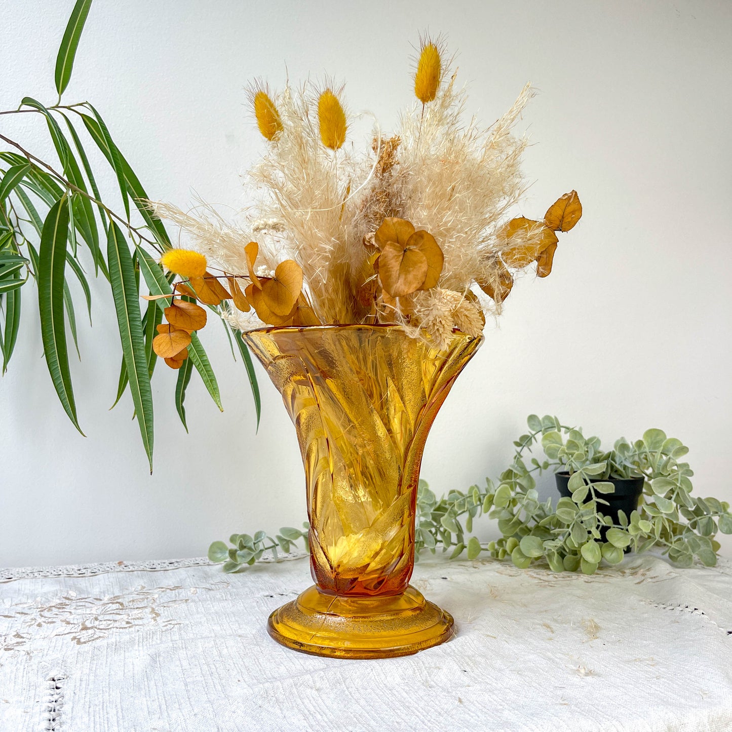 Vase vintage en verre ambre