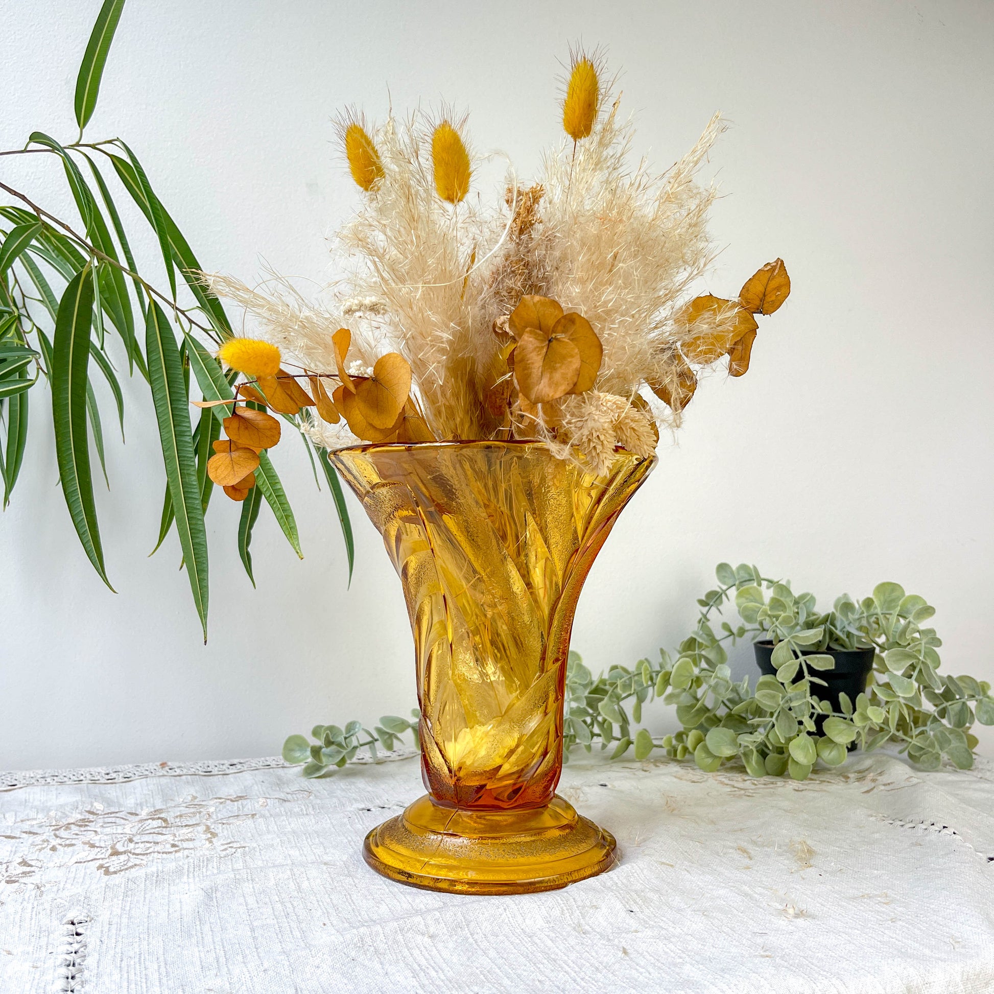 Vase vintage en verre ambre