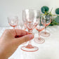 6 verres à vin rouge vintage en verre rose à facettes – Années 1950 – Élégance française