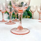 9 verres à vin blanc vintage en verre rose à facettes – Années 1950 – Élégance française