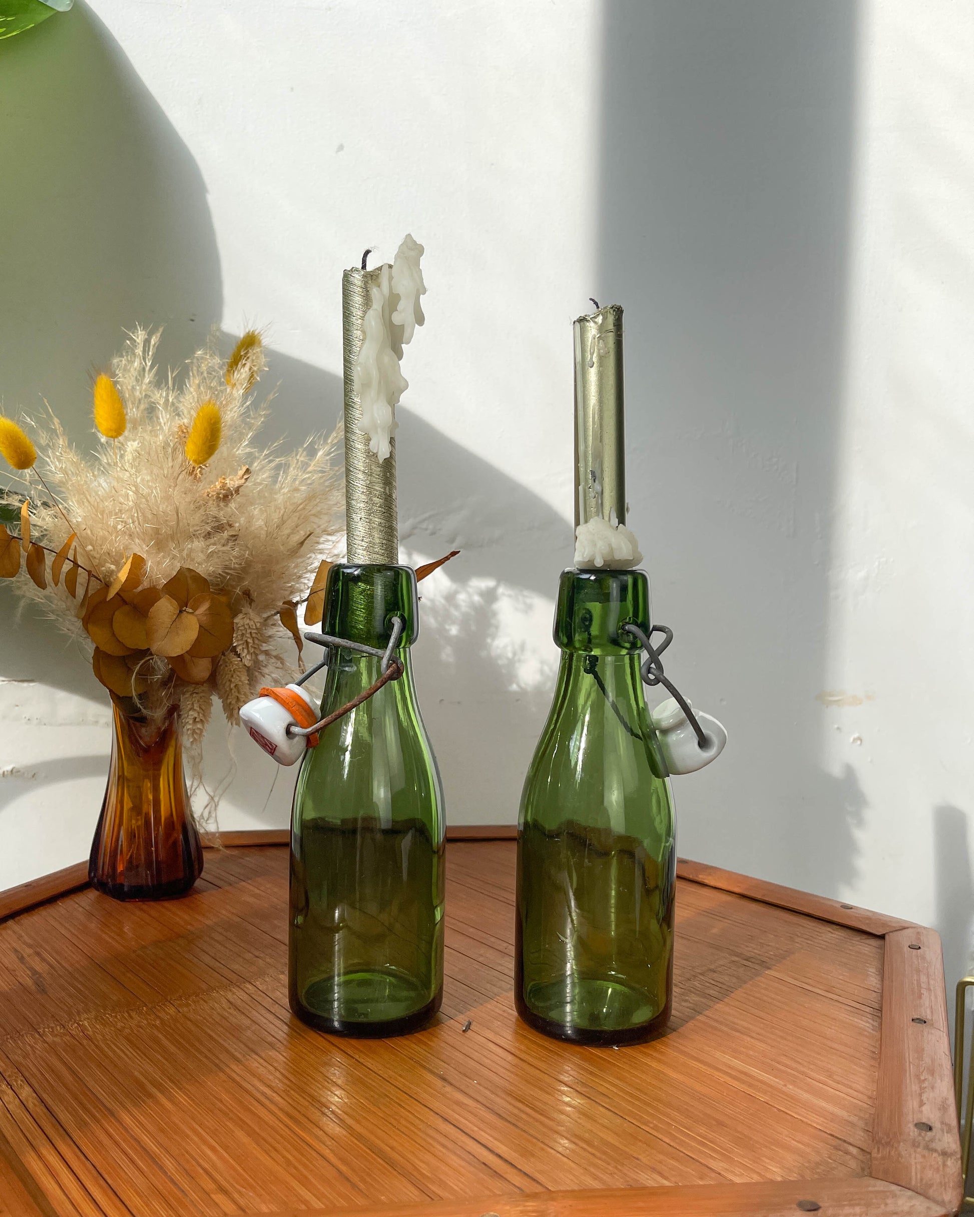Petites bouteilles en verre bouchon porcelaine Bulach 1950