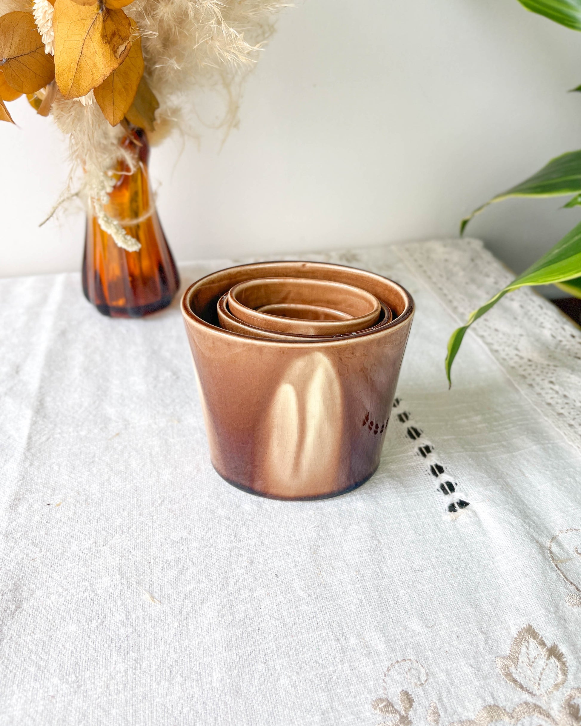 Pots gigognes en céramique artisanales vintage