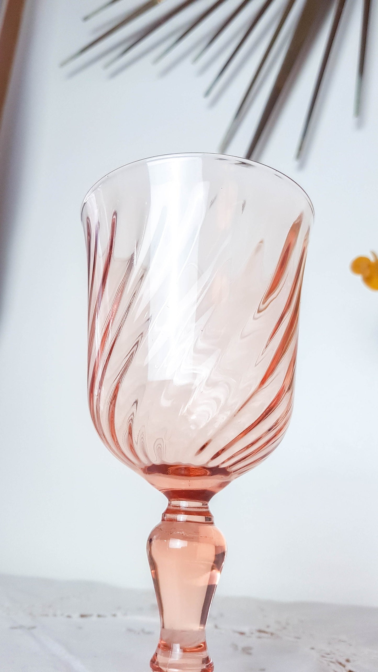 6 Verres à eau Luminarc modèle "ROSALINE" en verre dépression rose 20 cl - violn.fr