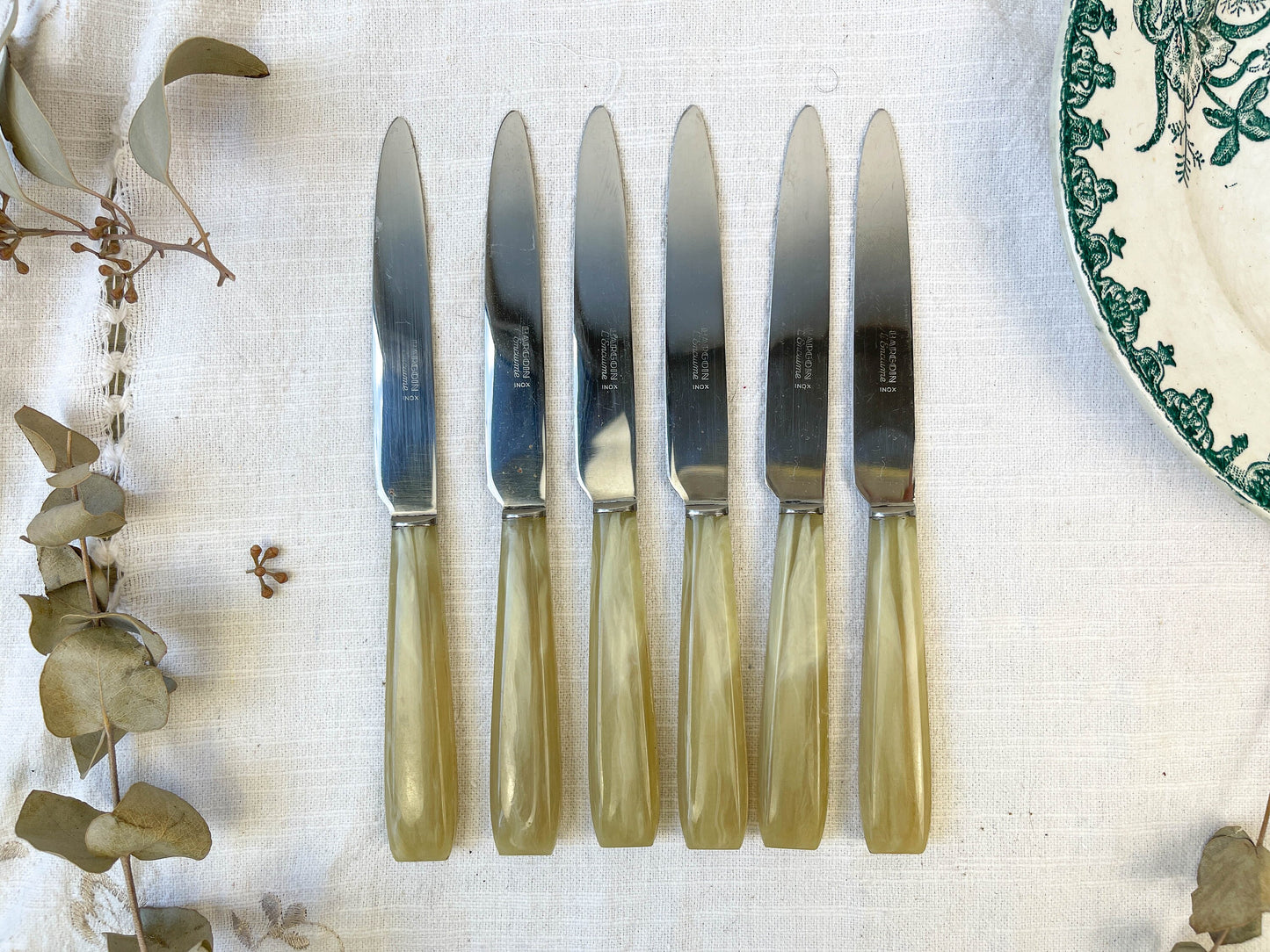 6 couteaux bakelite ivoir vintage BAGOUIN L’ENCLUME - violn.fr