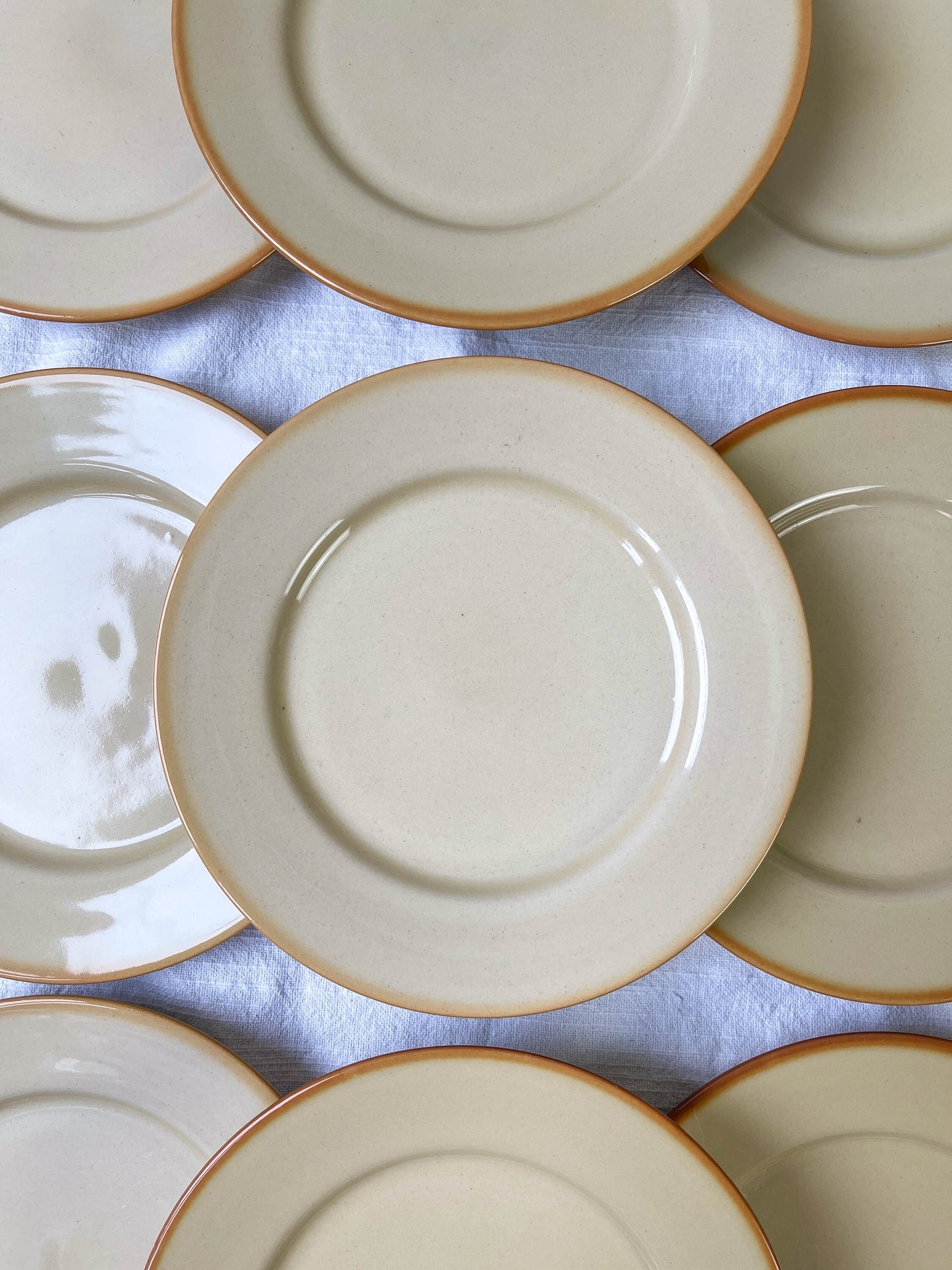 9 Petites assiettes en grès beige Tulowice mid century - violn.fr