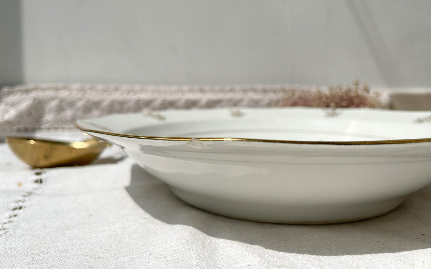 Plat creux en porcelaine de LIMOGES MEHUN Made in France - violn.fr