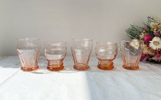 5 Verres rose dépareillés style Art déco Made in France, 1950 - violn.fr